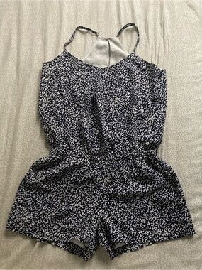 Joie Women’s Navy / White Printed One-Piece Romper size XS  100 % silk